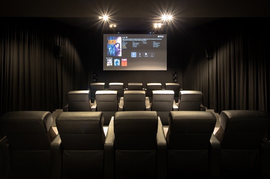 what-you-need-for-the-ultimate-custom-home-theater_7d10c7725f0824f05977522c8289c798
